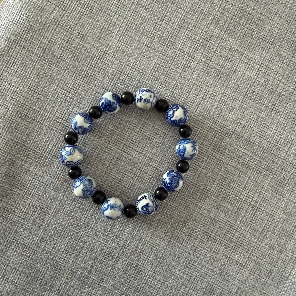 Blue & White Porcelain Bead Stretch Bracelet w/ Black Beads | Chinoiserie Style